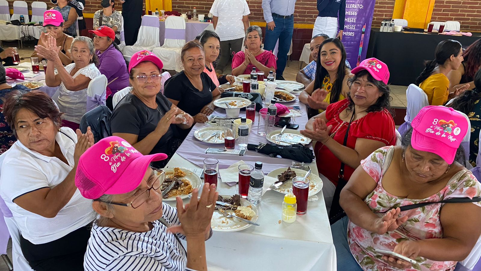 Conmemoran Día Internacional de la Mujer en la colonia Juan Morales