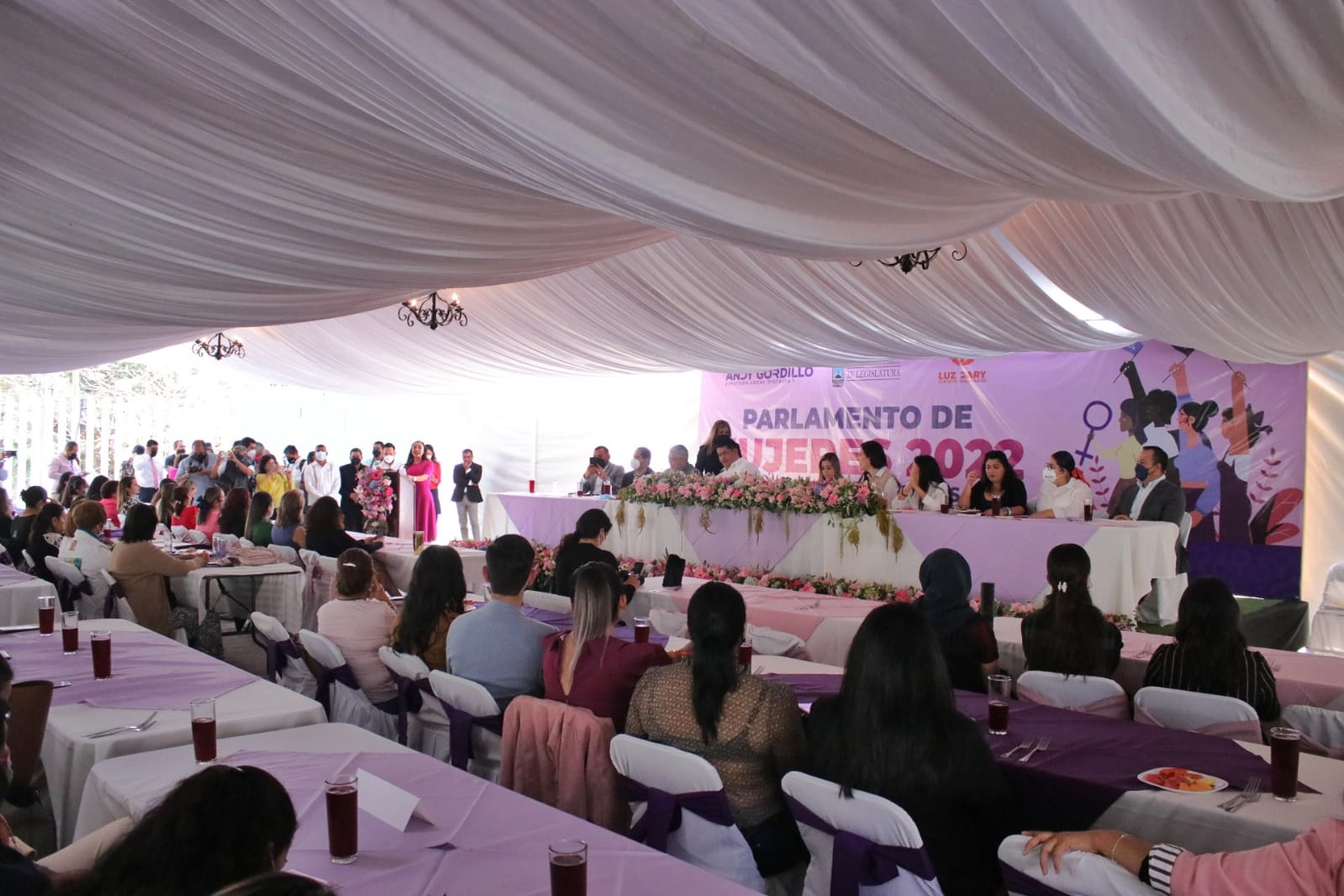 Realizan foro previo al Parlamento de Mujeres 2022