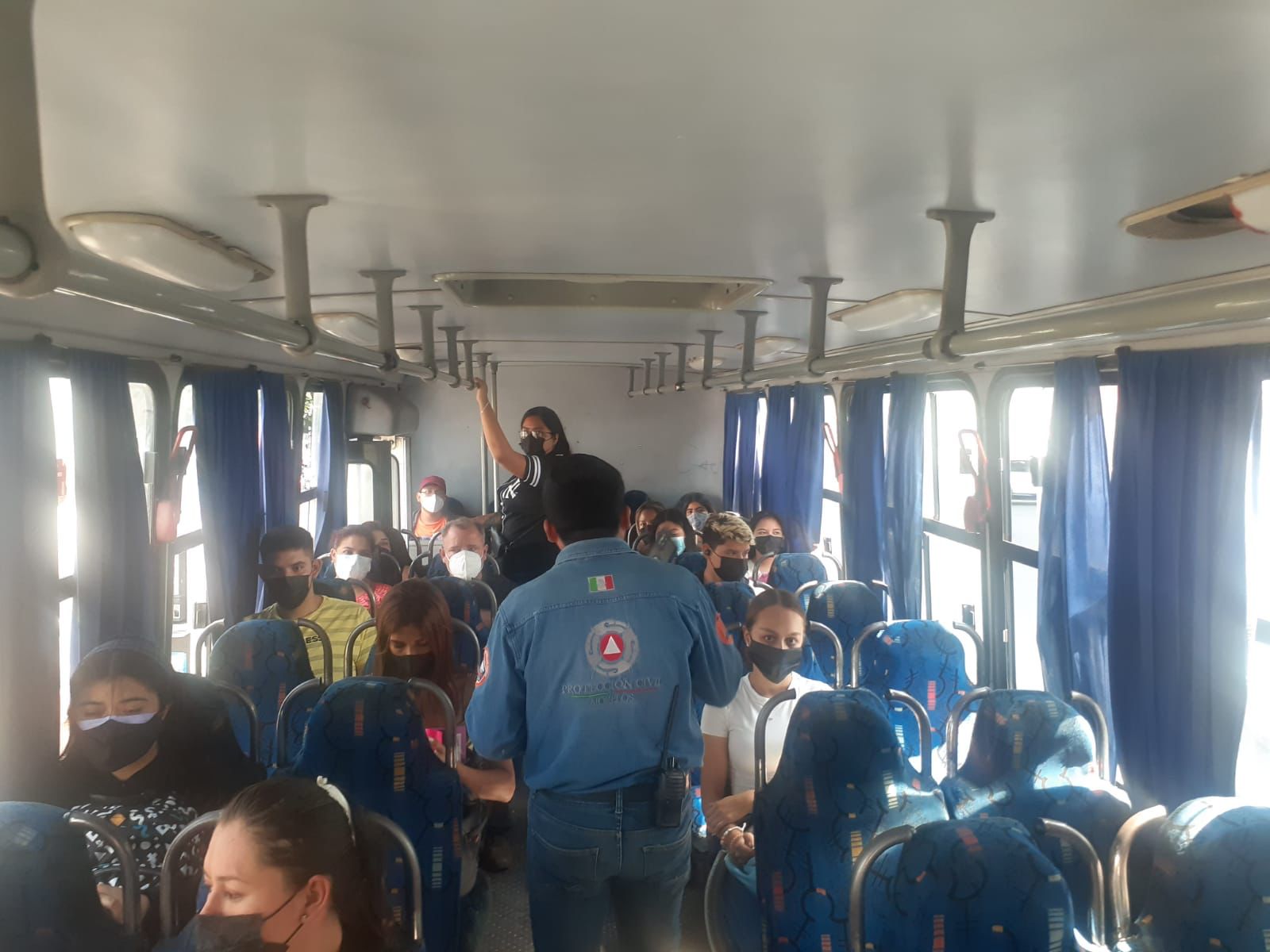 Supervisan medidas contra COVID-19 en transporte público