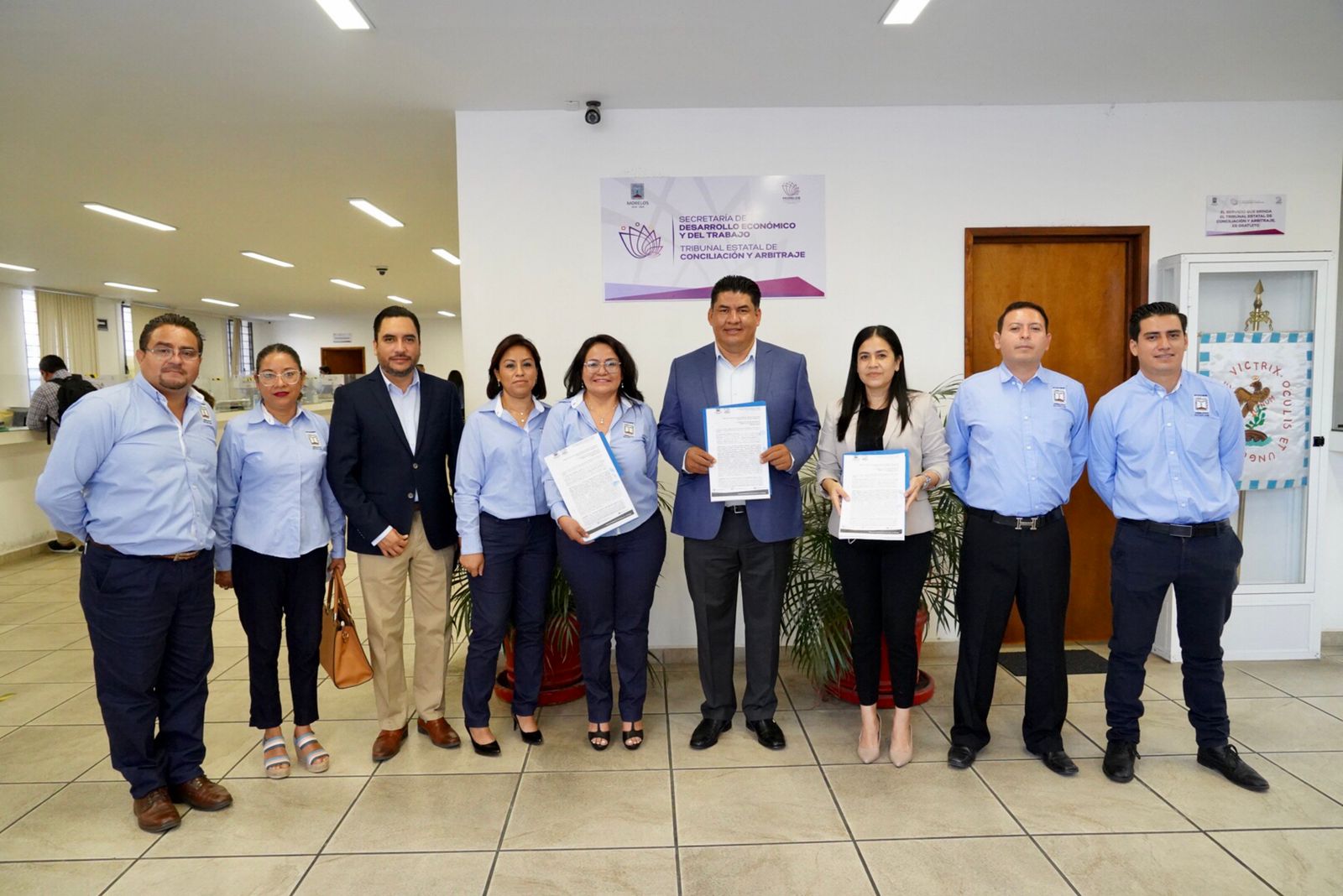 Acuerdan aumento del 6% al salario de trabajadores del Congreso