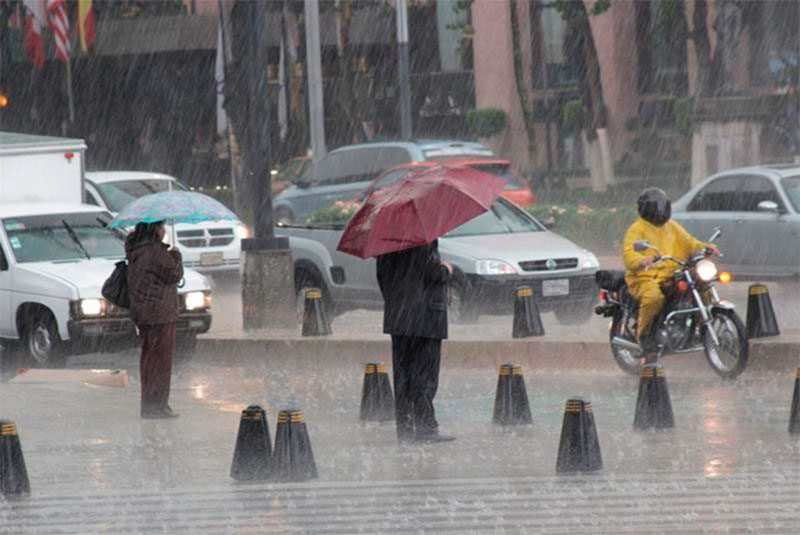 Pronostican fuertes lluvias y posible granizo en 4 Estados de la República Mexicana