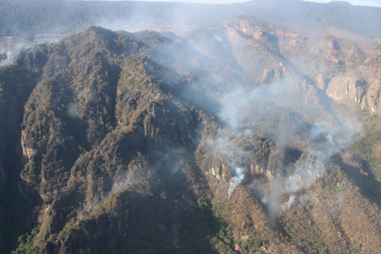 Liquidan al 100% el incendio en paraje Los Corredores de Tepoztlán