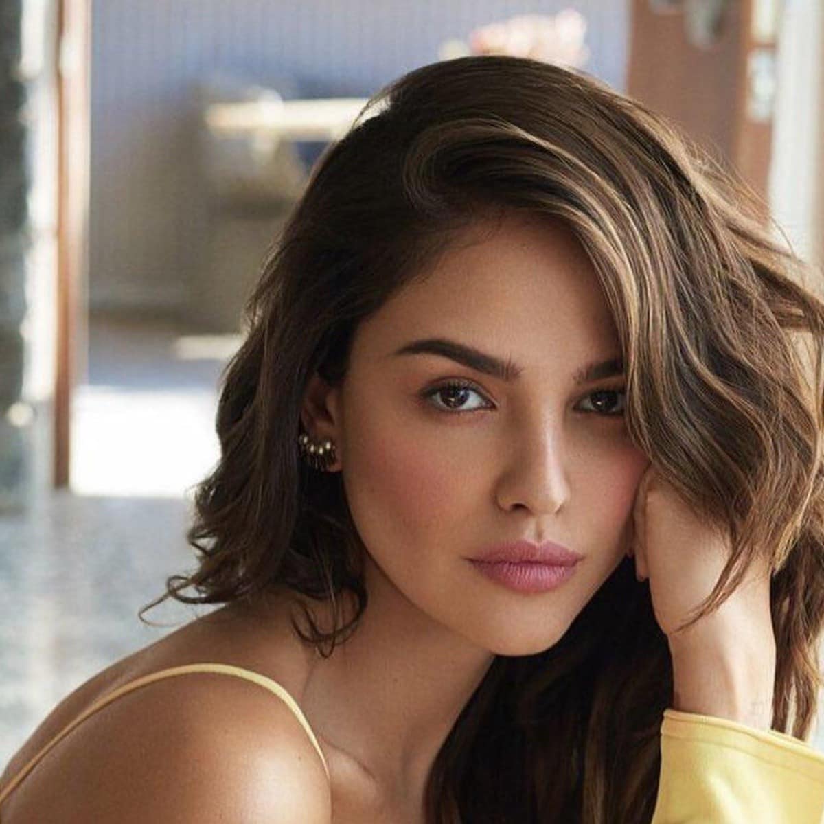 Eiza González impacta con vestido blanco en la Met Gala 2022