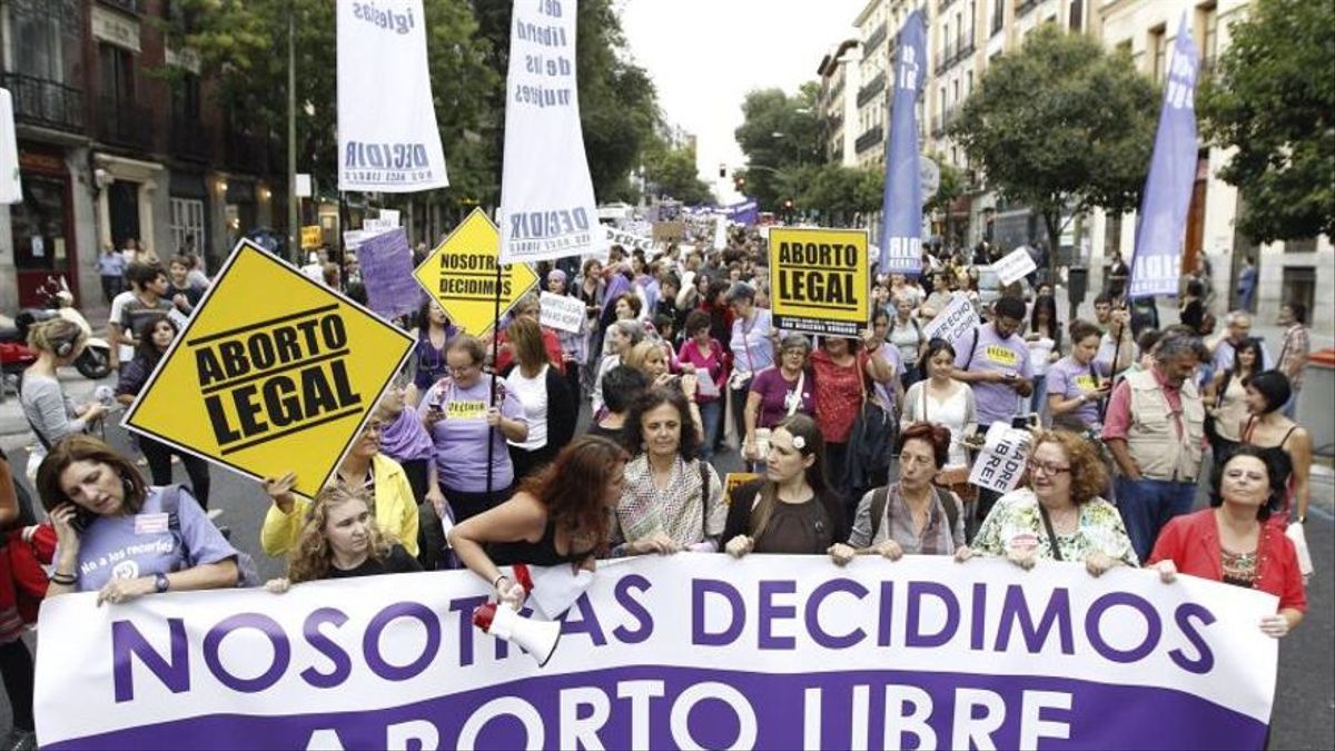 España busca aborto legal para menores de edad sin permiso de sus padres