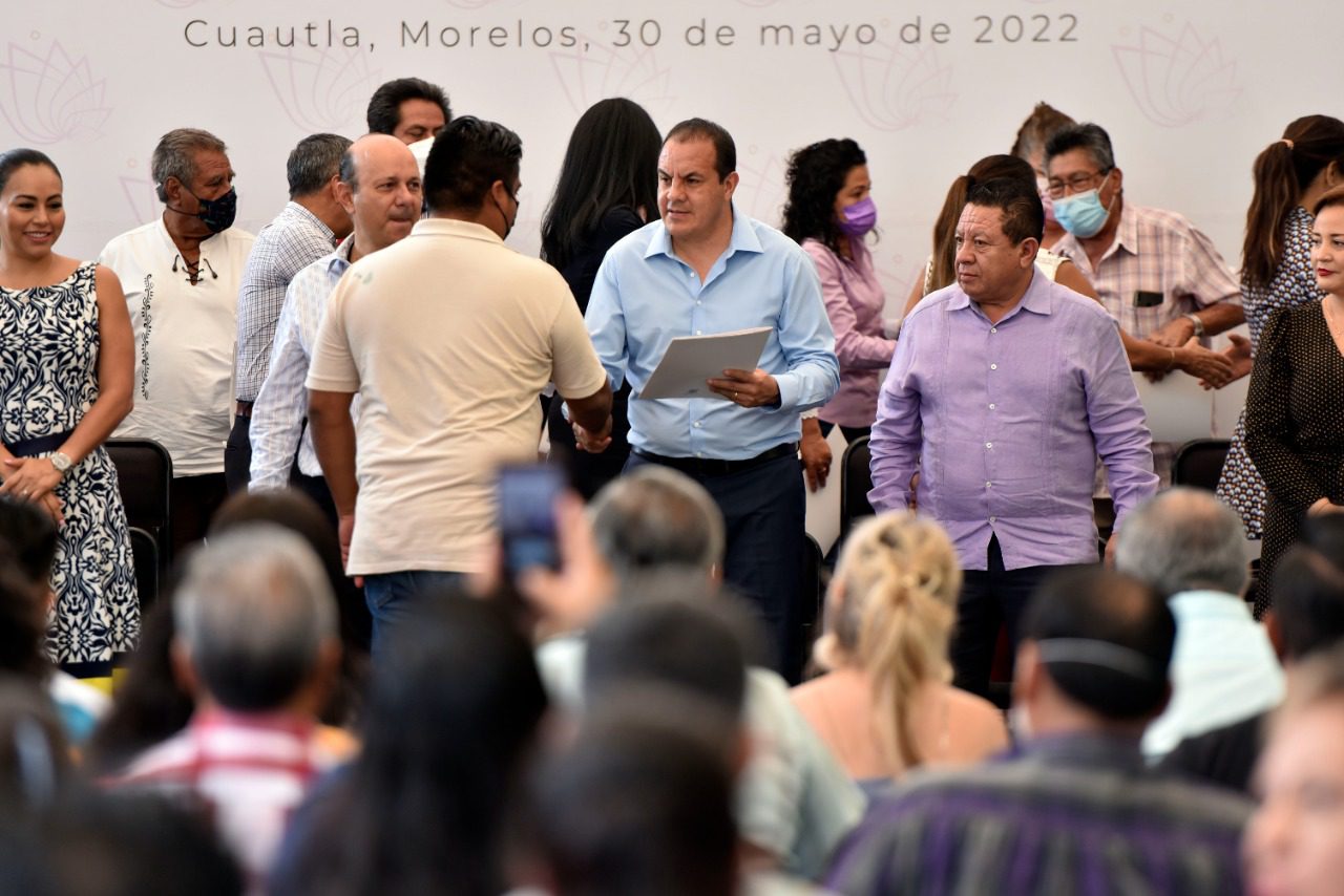 Entrega Cuauhtémoc Blanco escrituras de bienes de reserva territorial