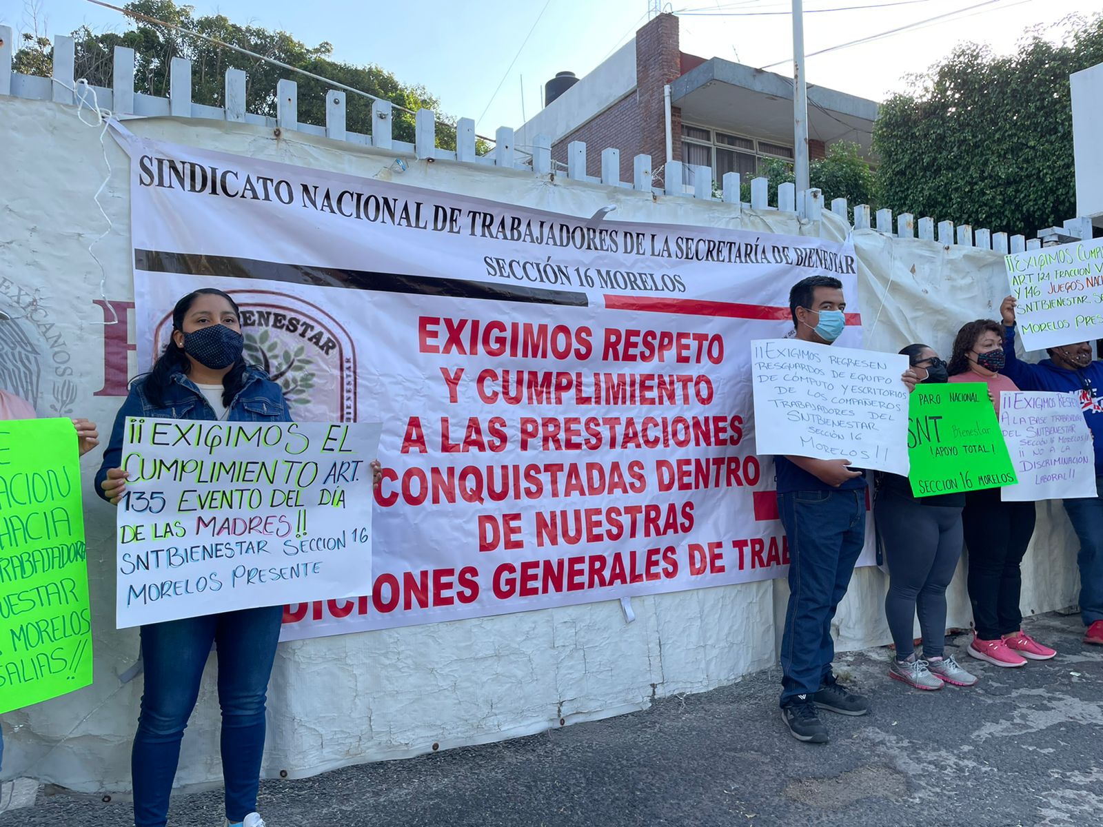 Trabajadores de la Secretaría del Bienestar hacen paro de labores en Morelos