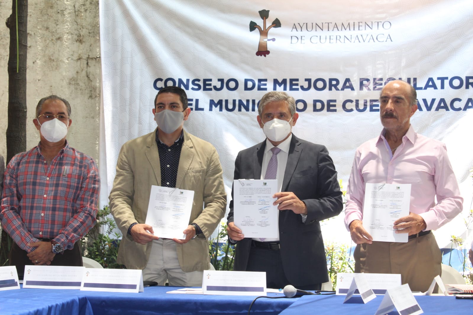 Firman convenio para la simplificación de trámites en Cuernavaca