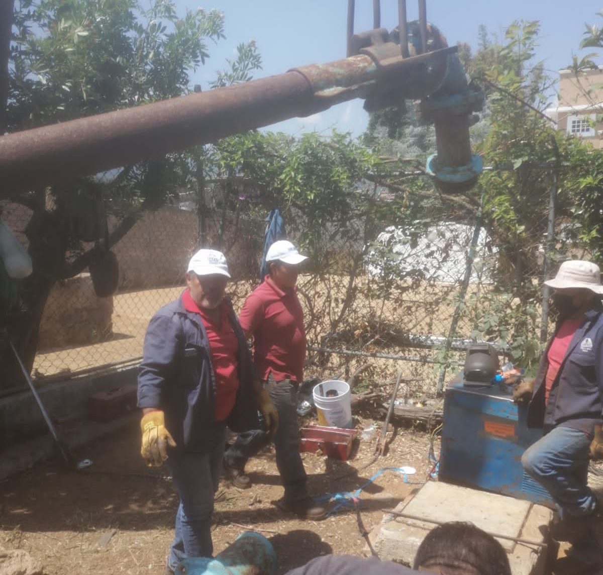 Sustituyen SAPAC interruptor en el pozo de agua en Tetela, Cuernavaca