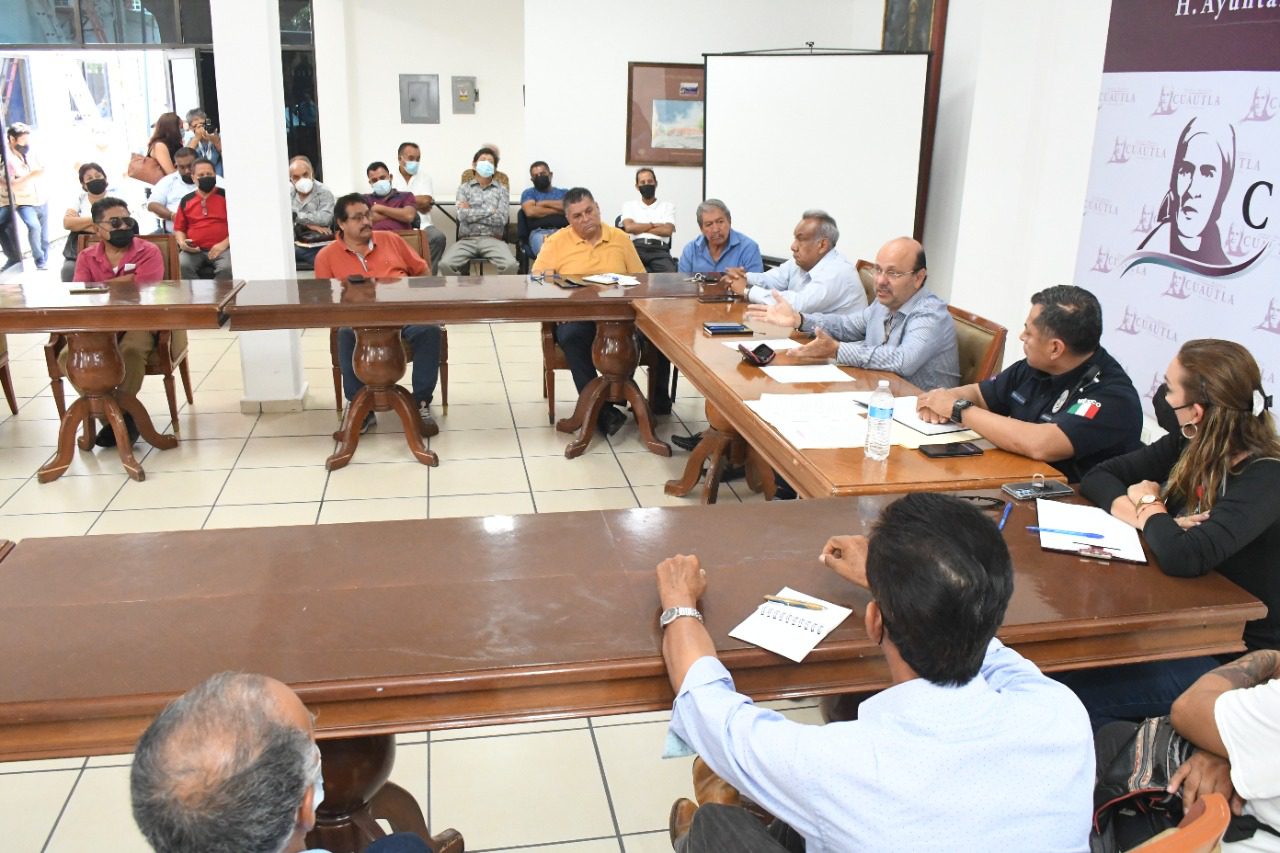 Sostiene Rodrigo Arredondo reunión de trabajo con transportistas de Cuautla y la Región Oriente