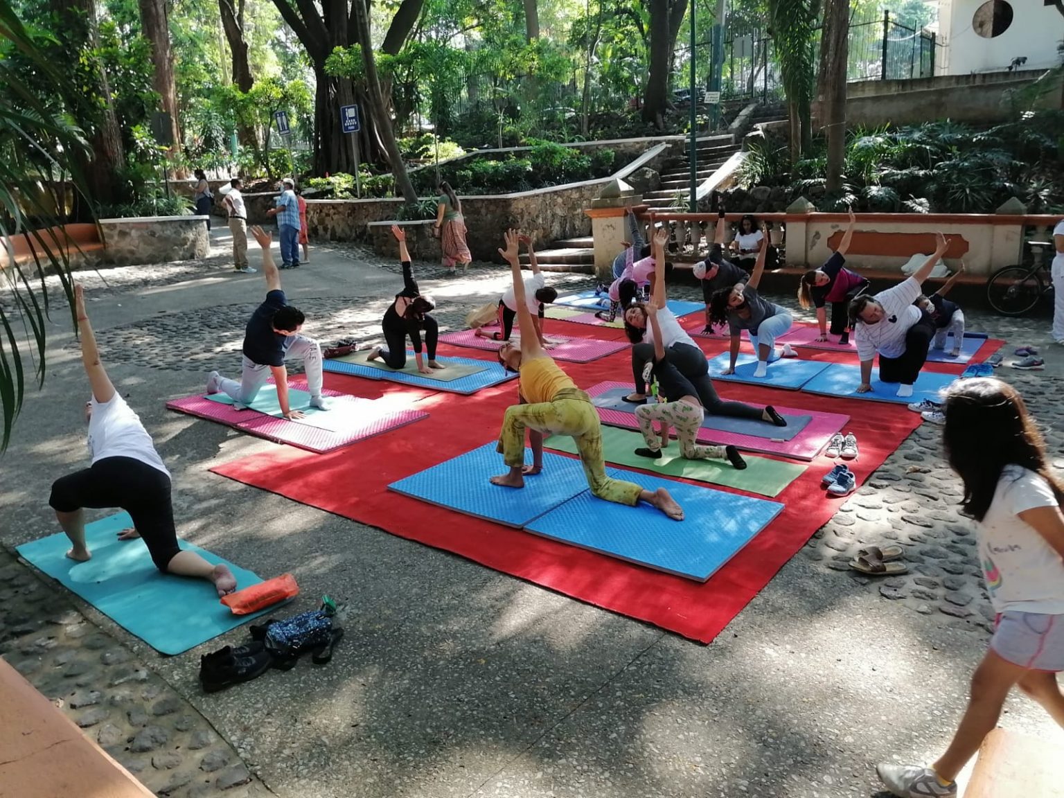 Más de 300 personas participaron en el primer “Festival de yoga Cuernavaca”