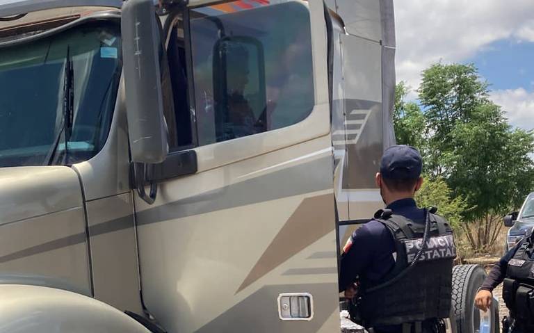Tráiler con equipo de Julión Álvarez fue robado en Querétaro