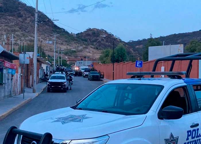 Asesinaron a cinco estudiantes afuera de una escuela en Guanajuato