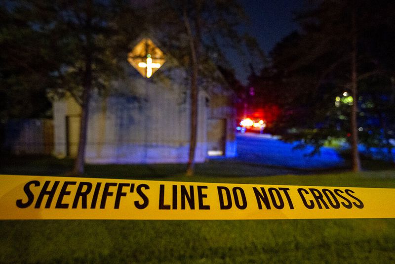 Tiroteo en iglesia de Alabama deja víctimas mortales