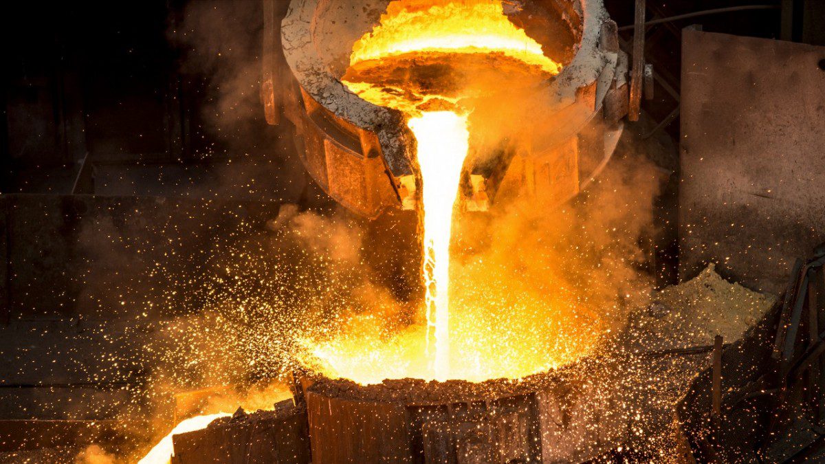 Trabajador de Caterpillar muere al caer a una caldera de hierro fundido en EEUU