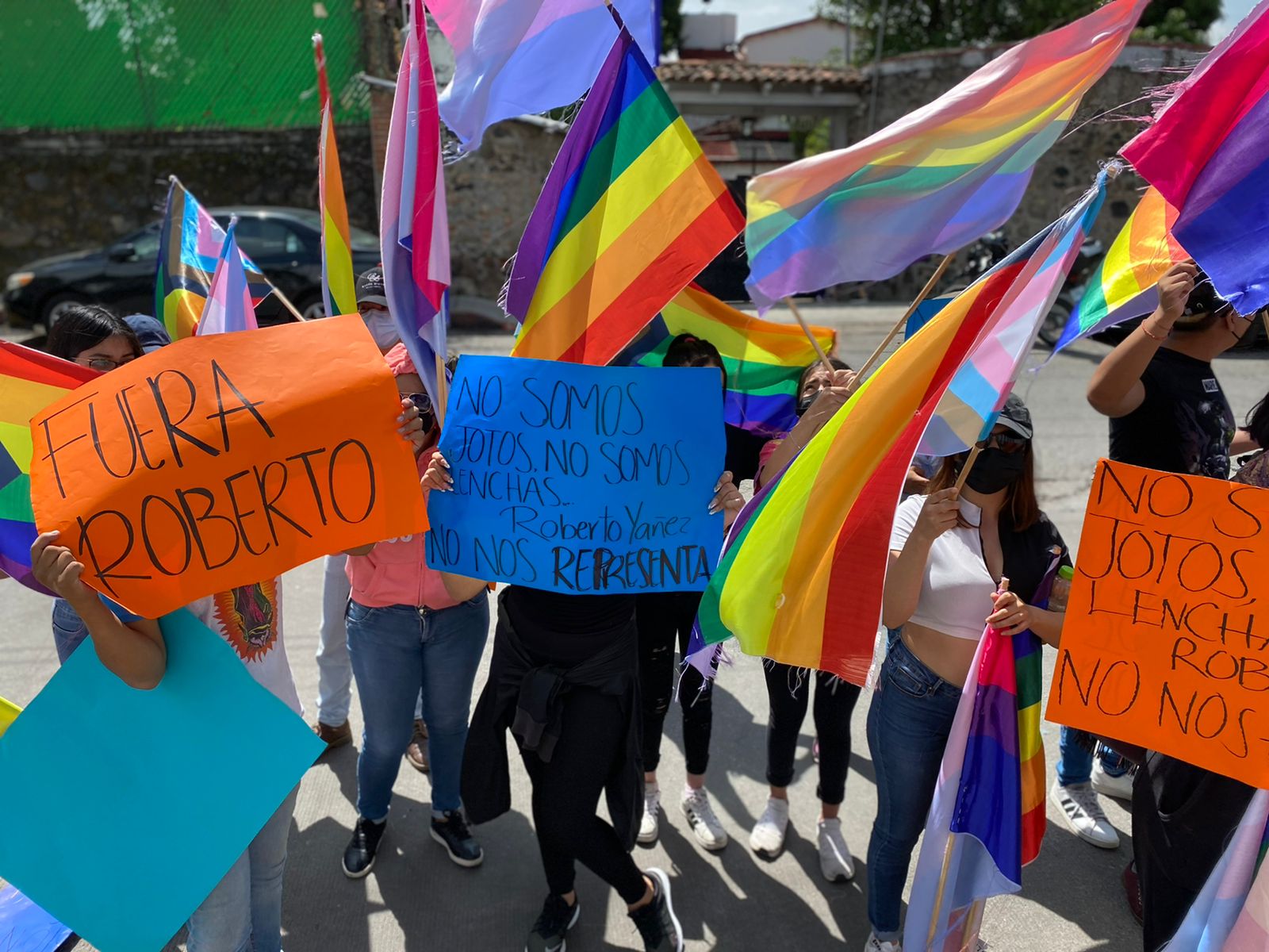 Desaparecen papá e hija de tres años en Morelos