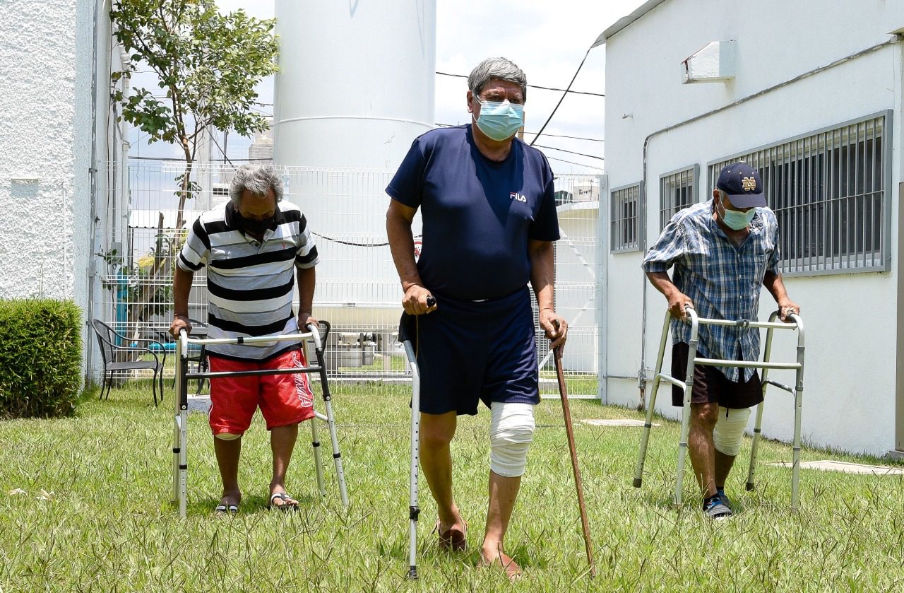Realizan 10 operaciones  de rodilla y cadera gratuitas en Morelos
