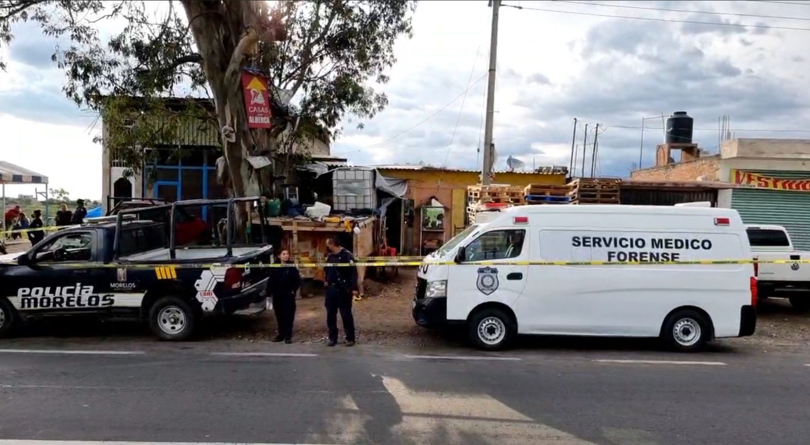 Asesinan a clientes y a comerciante en una fonda económica de Morelos