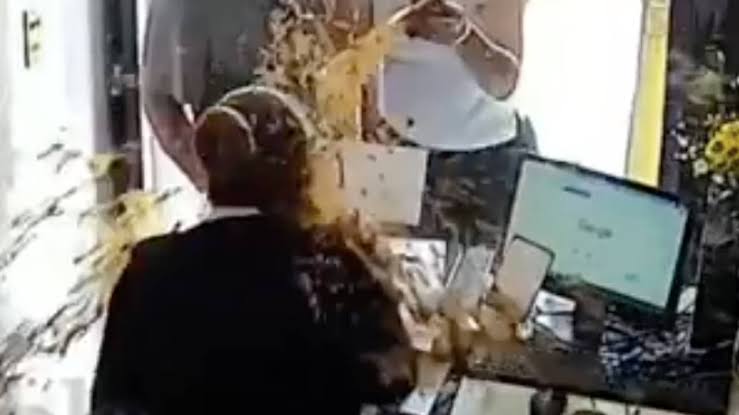 [VIDEO] Presidenta del DIF en San Pablo del Monte Tlaxcala agrede a una mujer