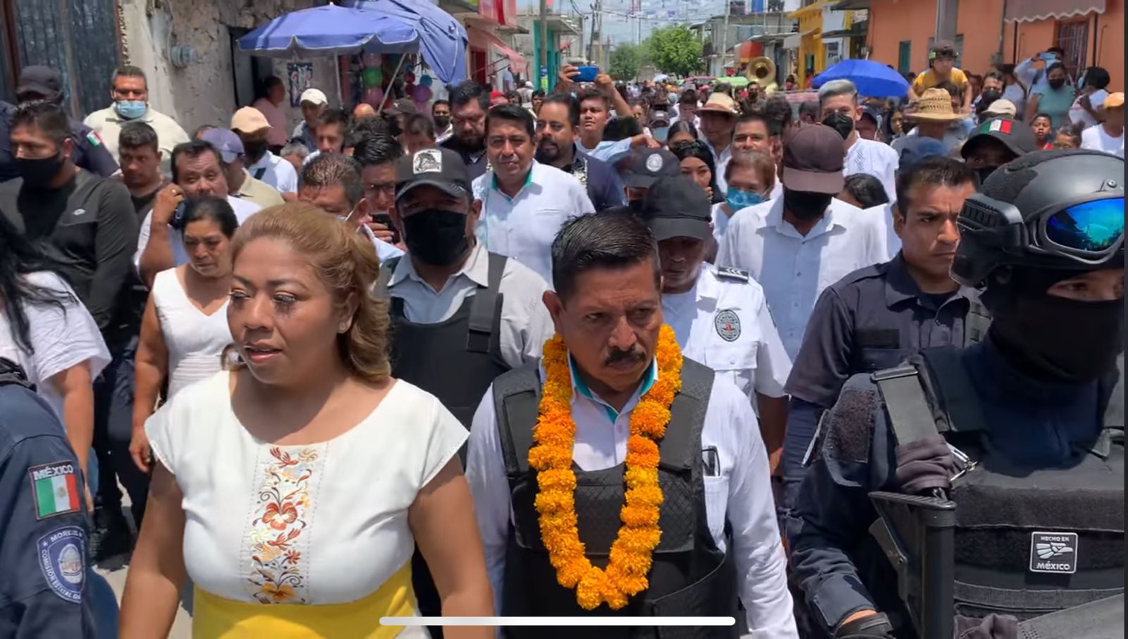 Alcalde de Xoxocotla toma protesta con chaleco antibalas