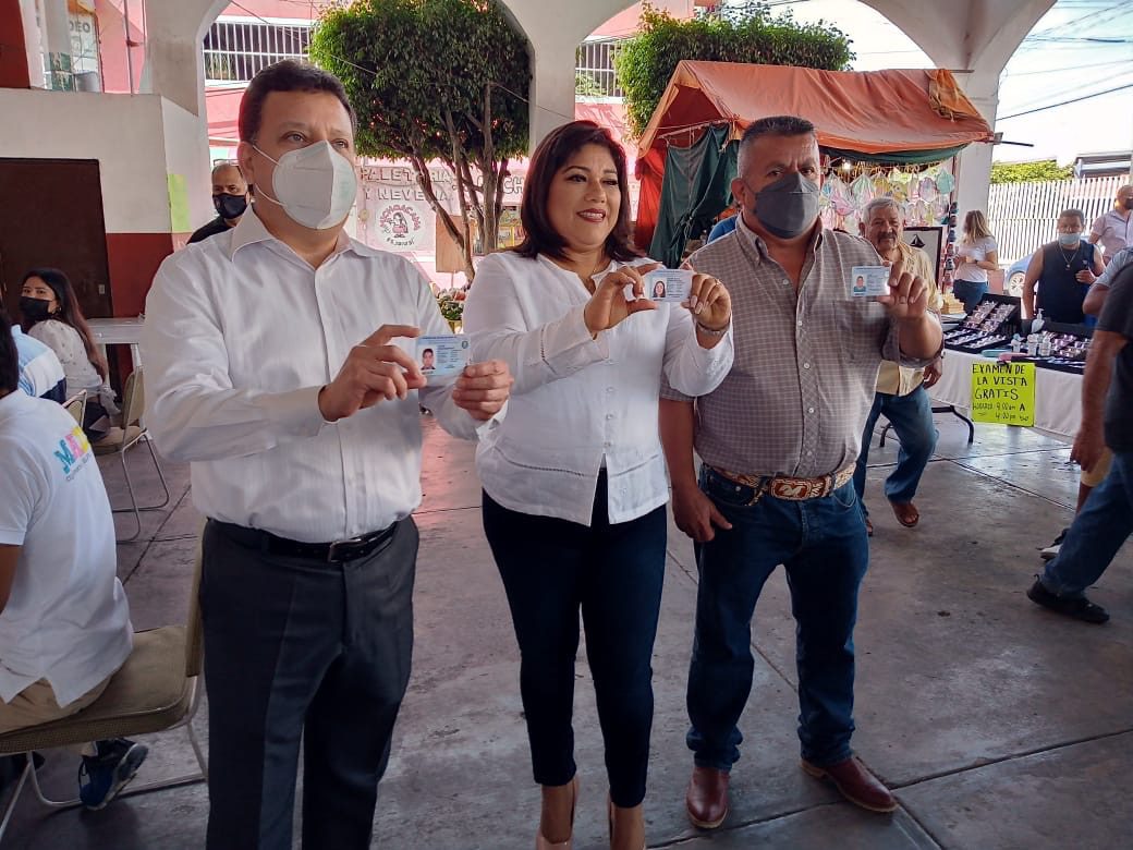 Instala SMyT módulo itinerante en Jiutepec para tramitar licencias de conducir a mitad de precio