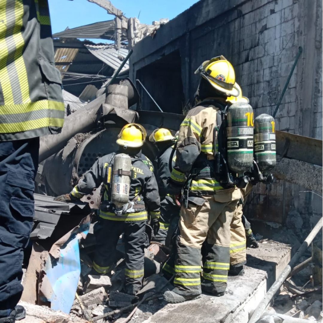 Explosión en fábrica de Puebla deja un muerto y 12 heridos