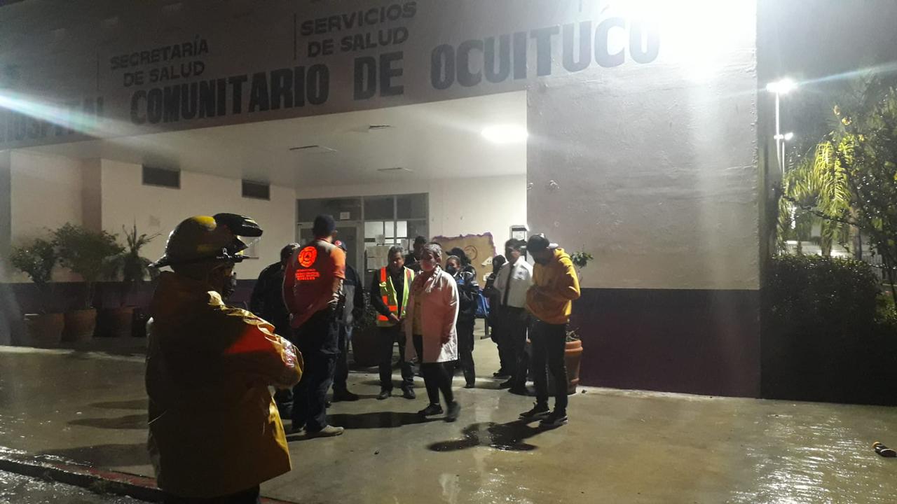 Desalojan a enfermos por FALSA amenaza de BOMBA en hospital de Ocuituco, Morelos
