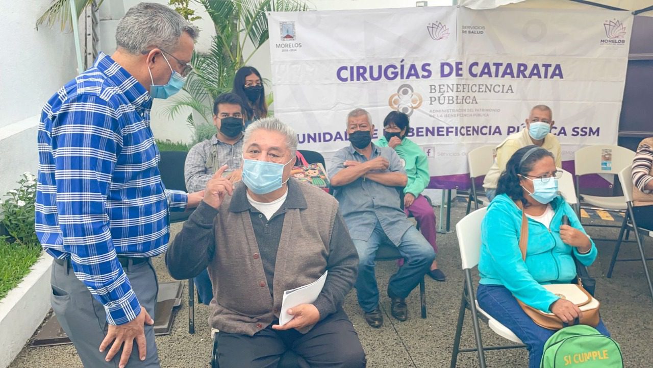 Realizan 52 cirugías gratuitas de cataratas en Morelos