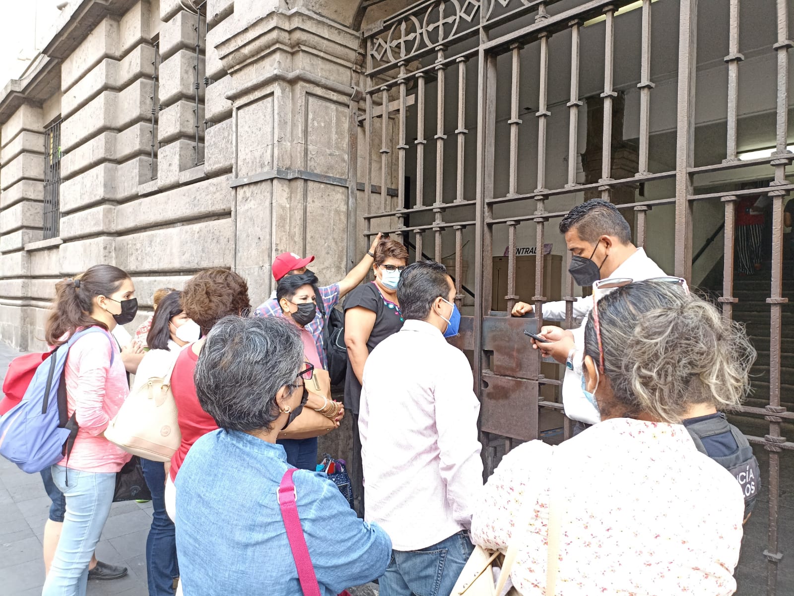 Exigen maestros de Jojutla aumento a su pensión