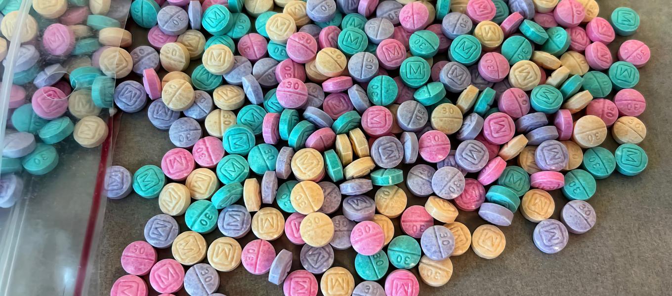 Fentanilo arcoiris nueva presentación de droga adictiva para niños y adolescentes