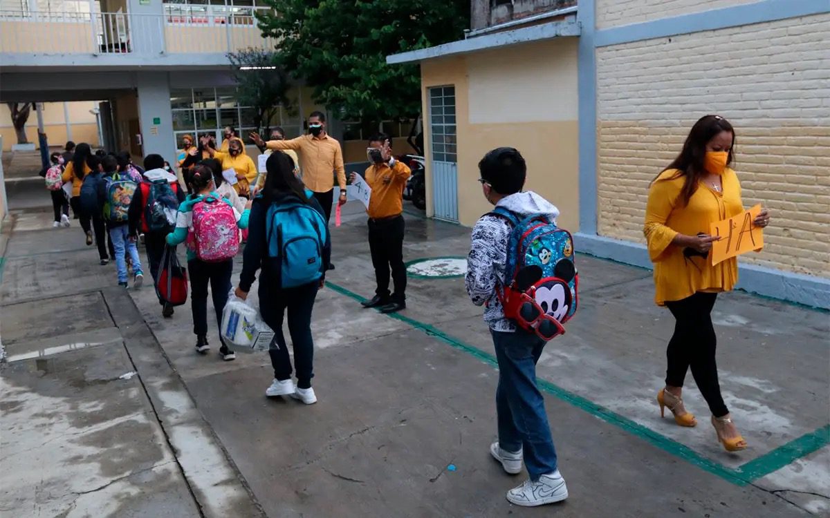 “Mi beca para empezar” aumenta apoyo económico para alumnos de la Ciudad de México