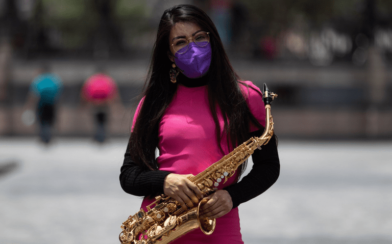 Gobernador de Oaxaca cancela tratamiento médico de saxofonista María Elena Ríos