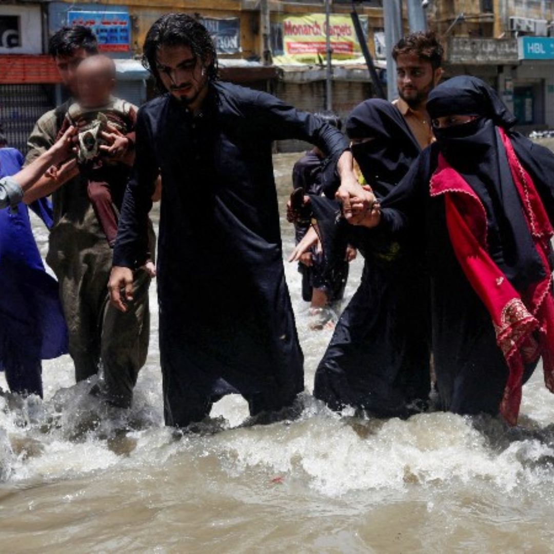 Registran más de 500 muertes por lluvias en Pakistán