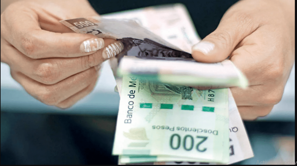 Es falso que el SAT cobre impuestos por depósitos en efectivo realizados en instituciones bancarias
