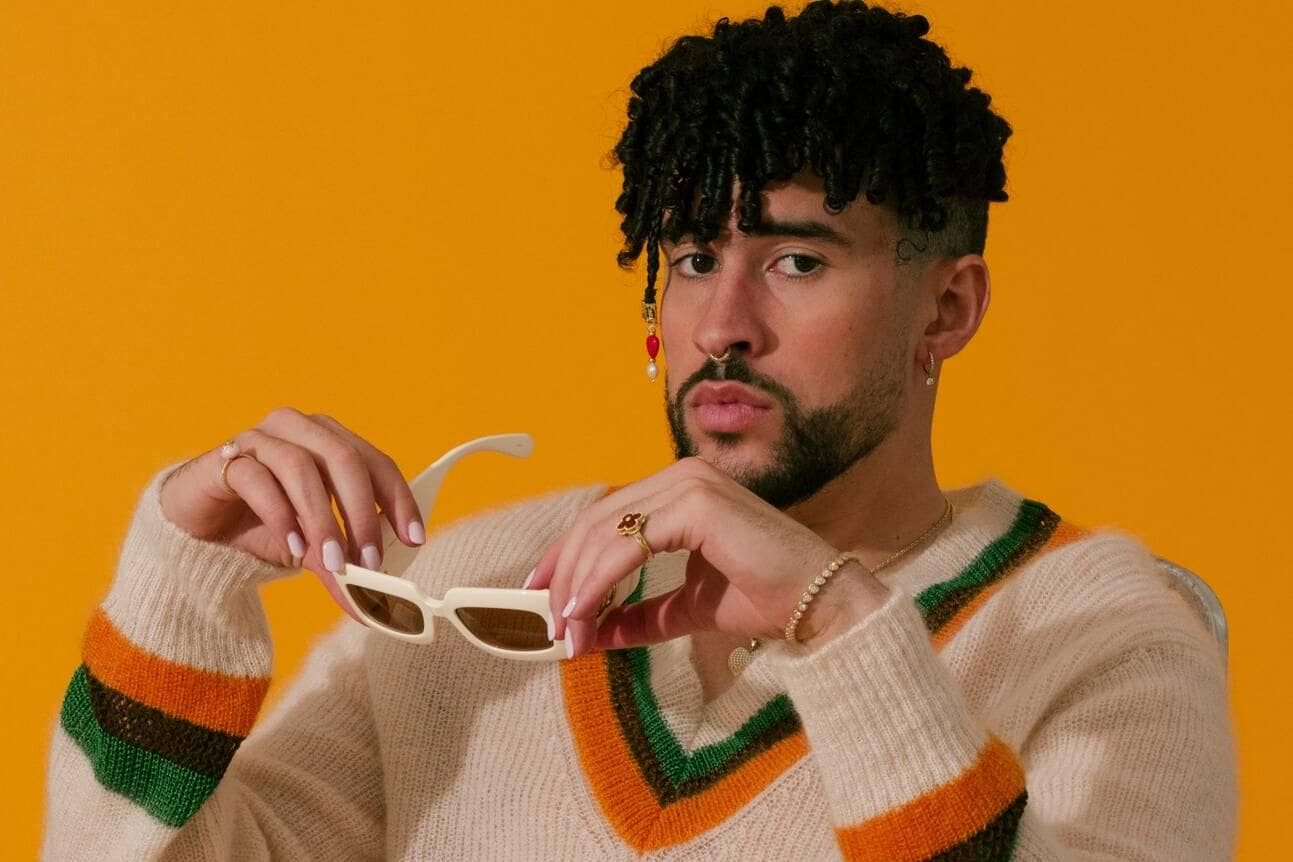 Bad Bunny homenajea a Elvis Crespo en su videoclip de “Neverita”