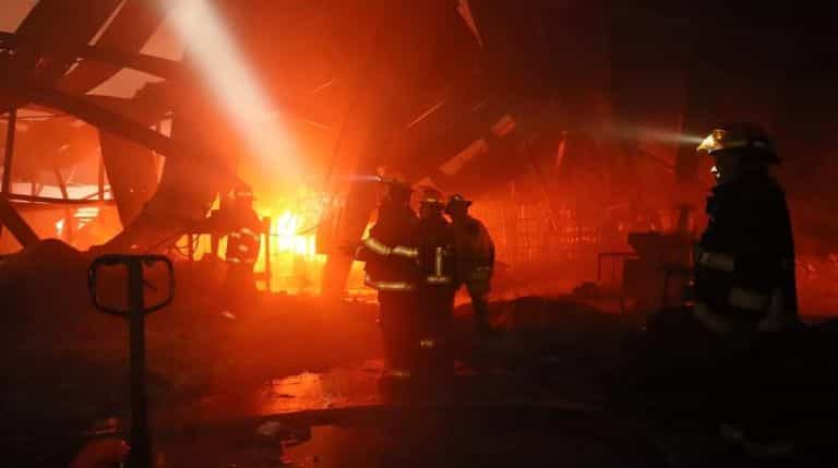 Se registró un incendio en una empresa de sandalias en Jalisco; no hubo heridos