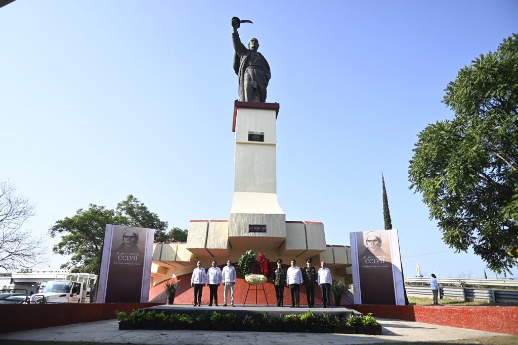 Conmemora Cuauhtémoc Blanco el natalicio del “Siervo de la Nación”
