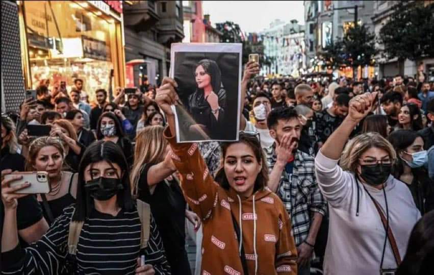 ¿Qué está pasando con las mujeres en Irán?