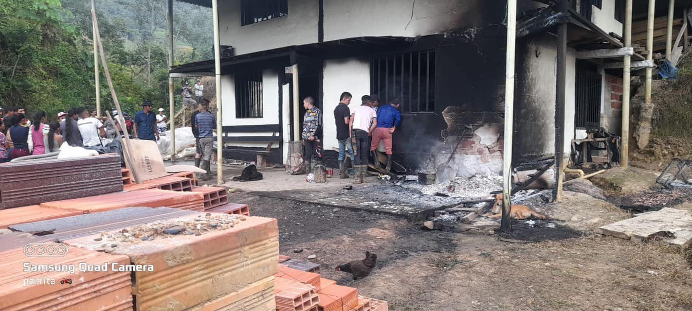Linchan a cuatro personas en venganza por as3sinar a una familia en Colombia