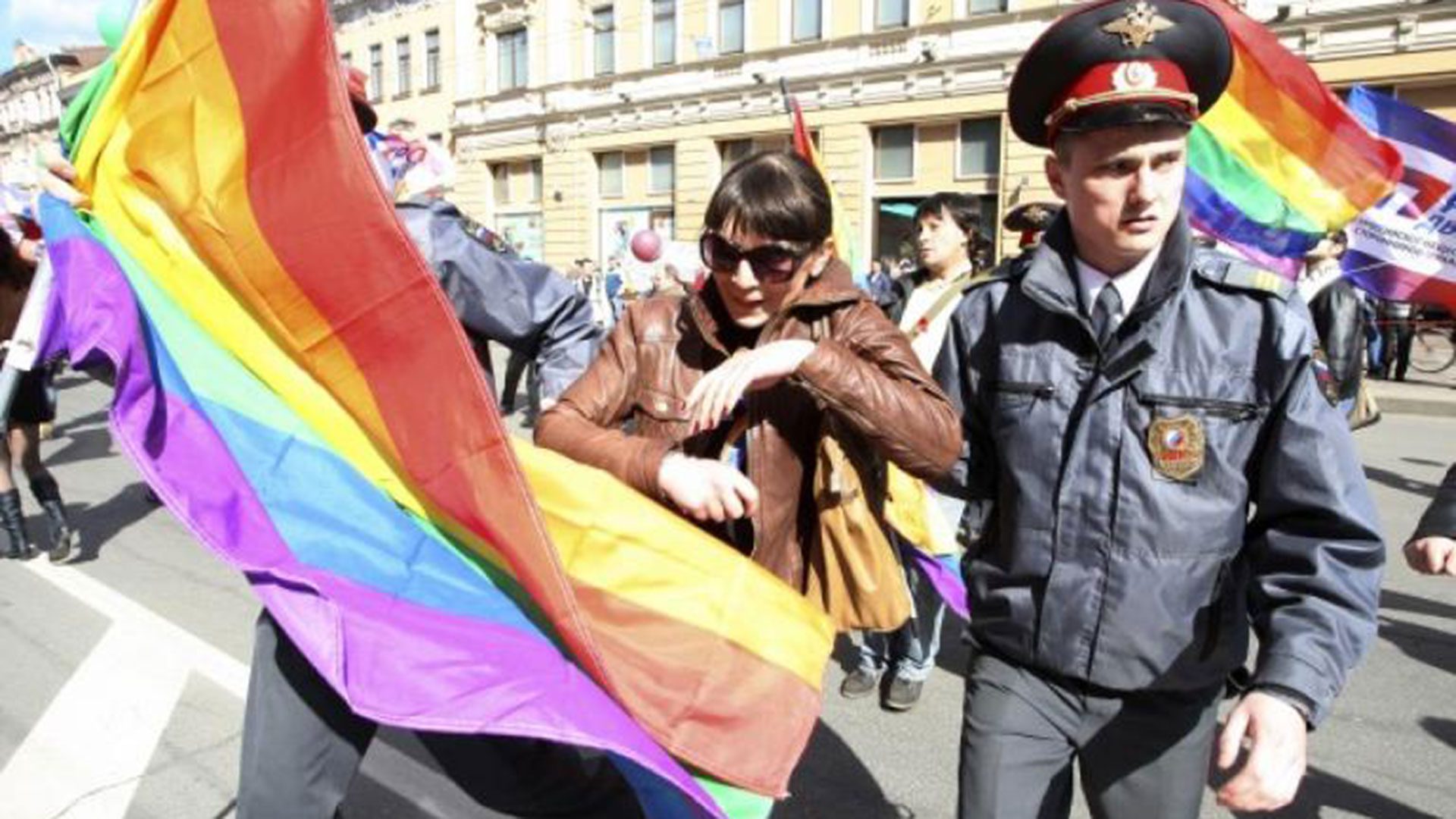 Rusia aprueba ley que prohibe propaganda LGTB+