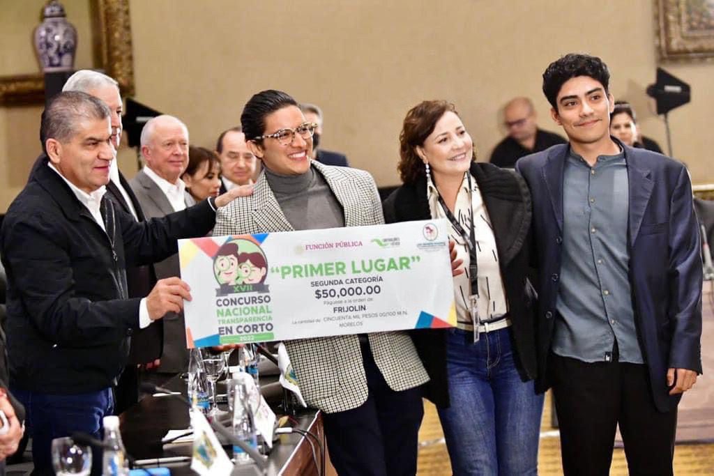 Jóvenes morelenses ganan Concurso Nacional de Transparencia en Corto