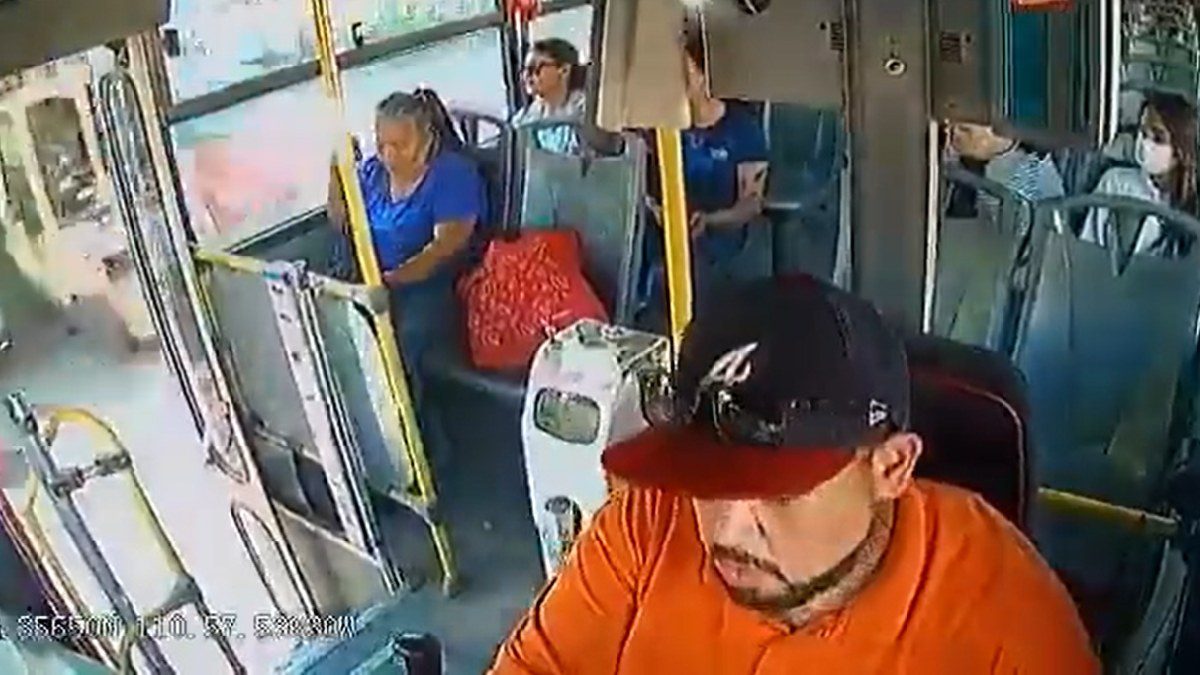[VIDEO] Choferes del transporte público se quedan dormidos y provocan tragedias en Sonora