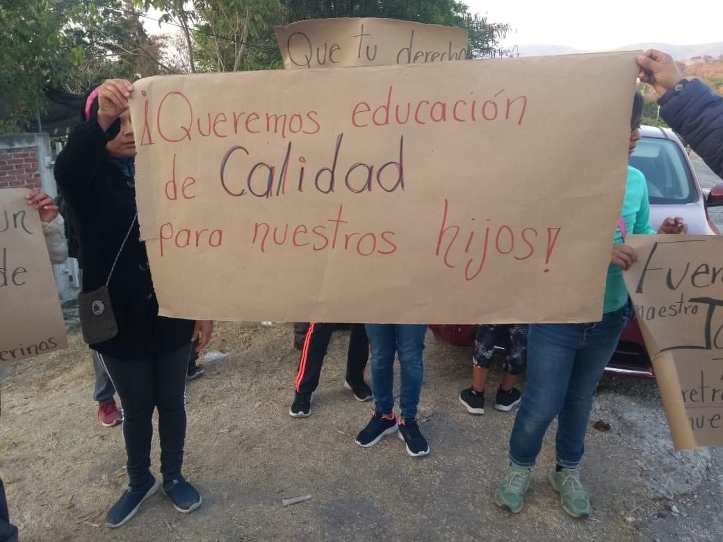 Primaria de Yautepec exige maestros para los alumnos