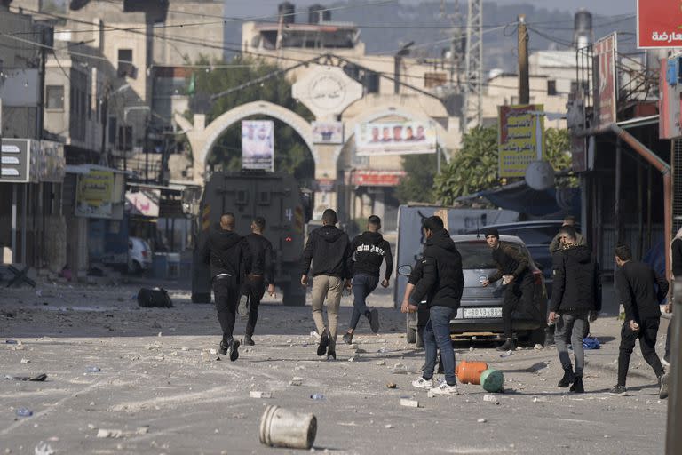 Ejército israelí deja diez palestinos mu3rt*s durante ataque