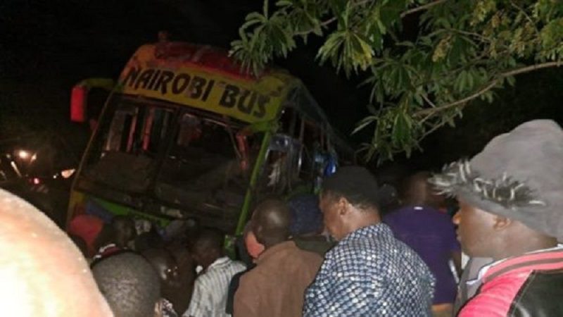 Autobús pierde el control en Kenia, hay veintiún mu3rt0s y varios lesionados