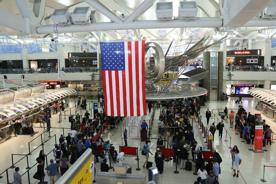 Fallos informáticos retrasan y cancelan vuelos en Estados Unidos