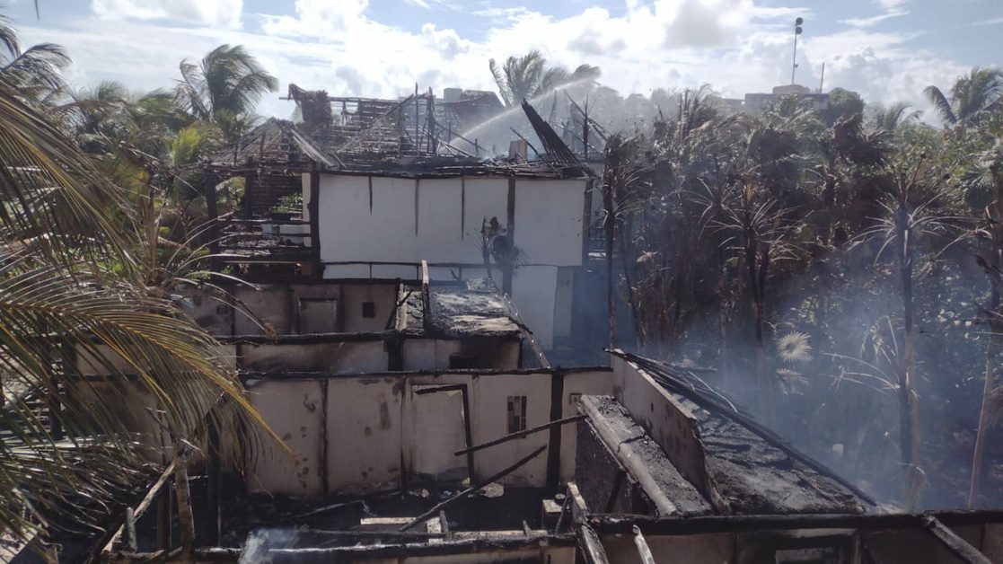 Incendio en hotel Alma Tulum confinado por la Fiscalía General del Estado