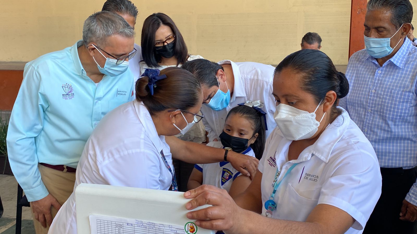 Llevan vacunas contra COVID-19 a escuelas de Morelos