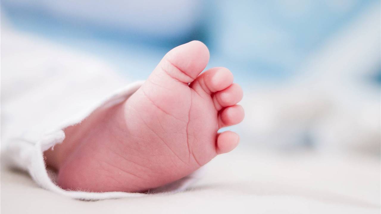 Mujer da a luz a quintillizos, ahora tiene 12 hijos en total