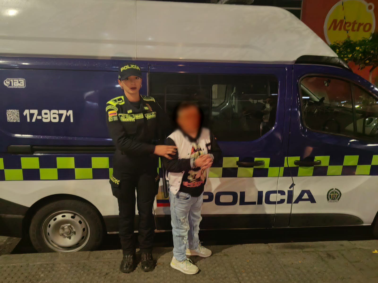 Hombre se aprovecha de su baja estatura para ac*sar mujeres
