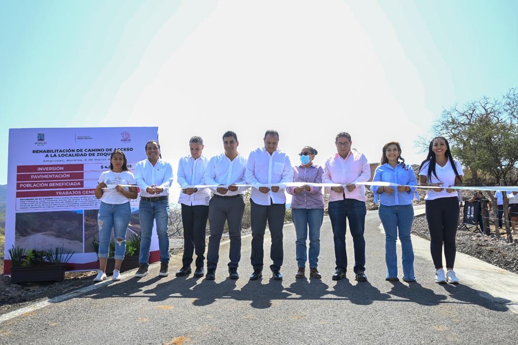 Inaugura Cuauhtémoc Blanco carreteras en Amacuzac